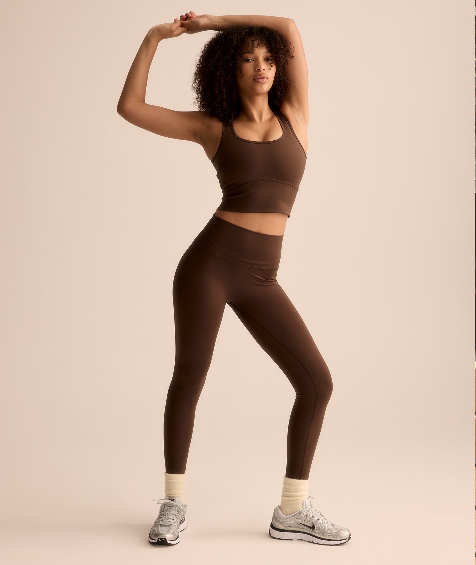 VEHLA CROPPED TANK - CHOC - Crop Atlet