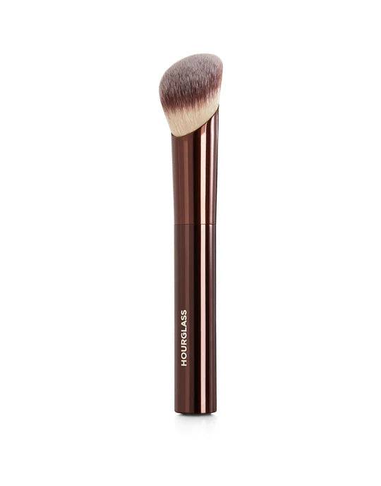 Hourglass Ambient Soft Glow Foundation Brush - Föndoten Fırçası