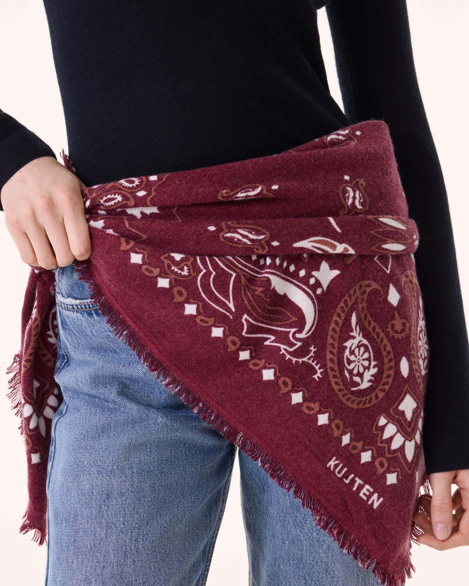 KUJTEN Large Bandana Hachiko Feather Bico Burgundy - Bandana