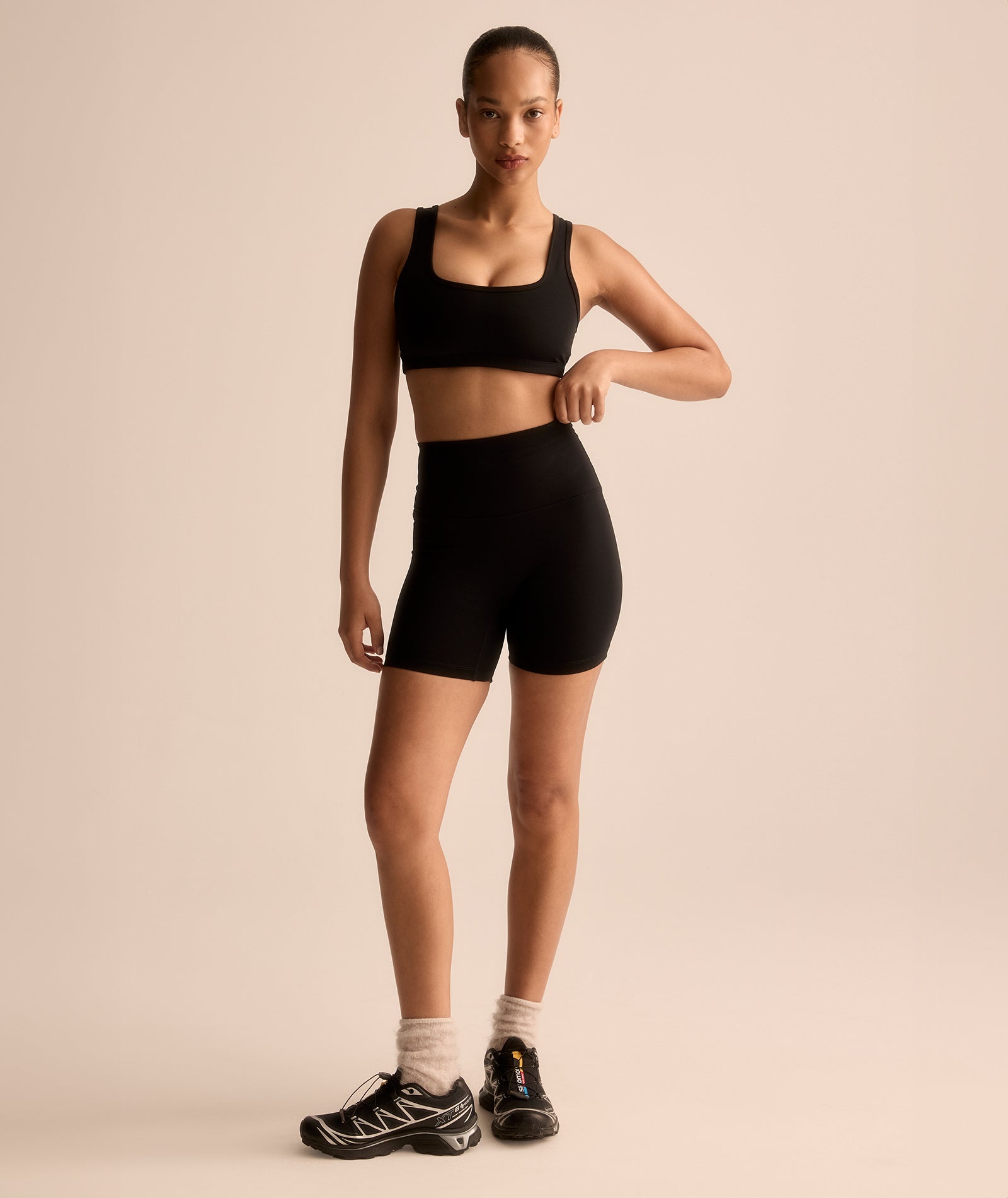 VEHLA BIKE SHORTS - BLACK - Şort