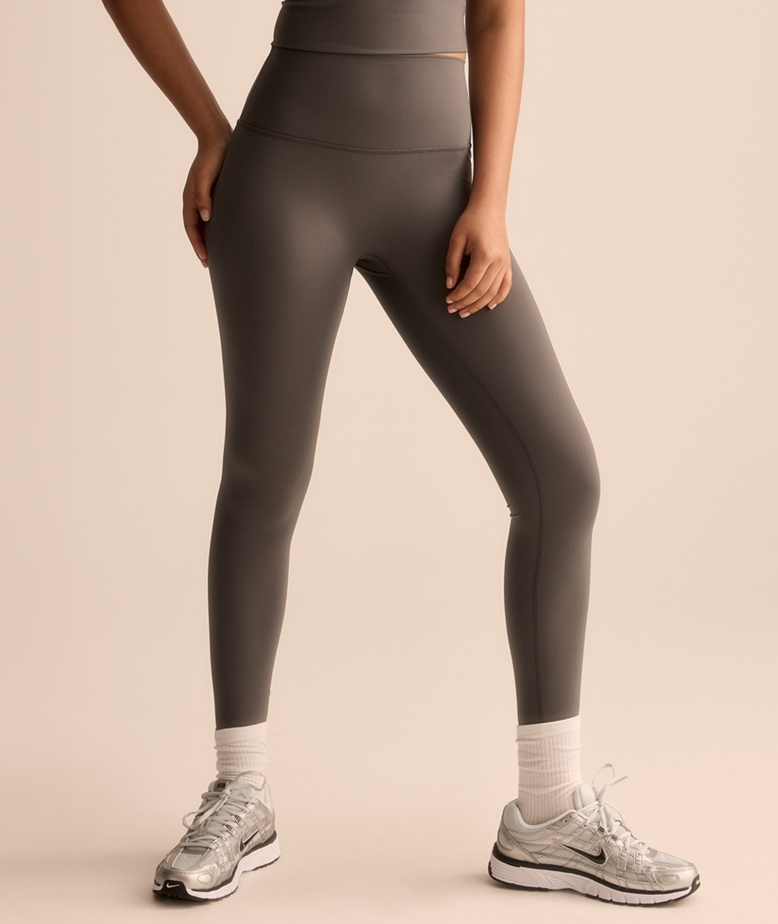 VEHLA LEGGINGS - SMOKE - Tayt